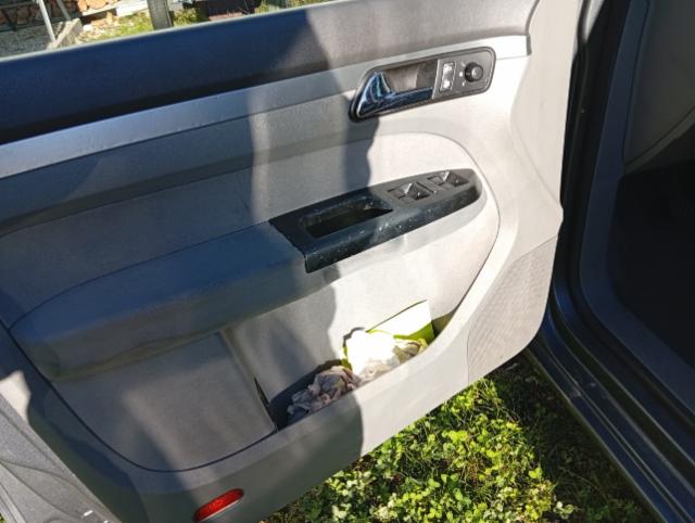 VW Touran 2.0 FSI Highline — zdjęcie 10
