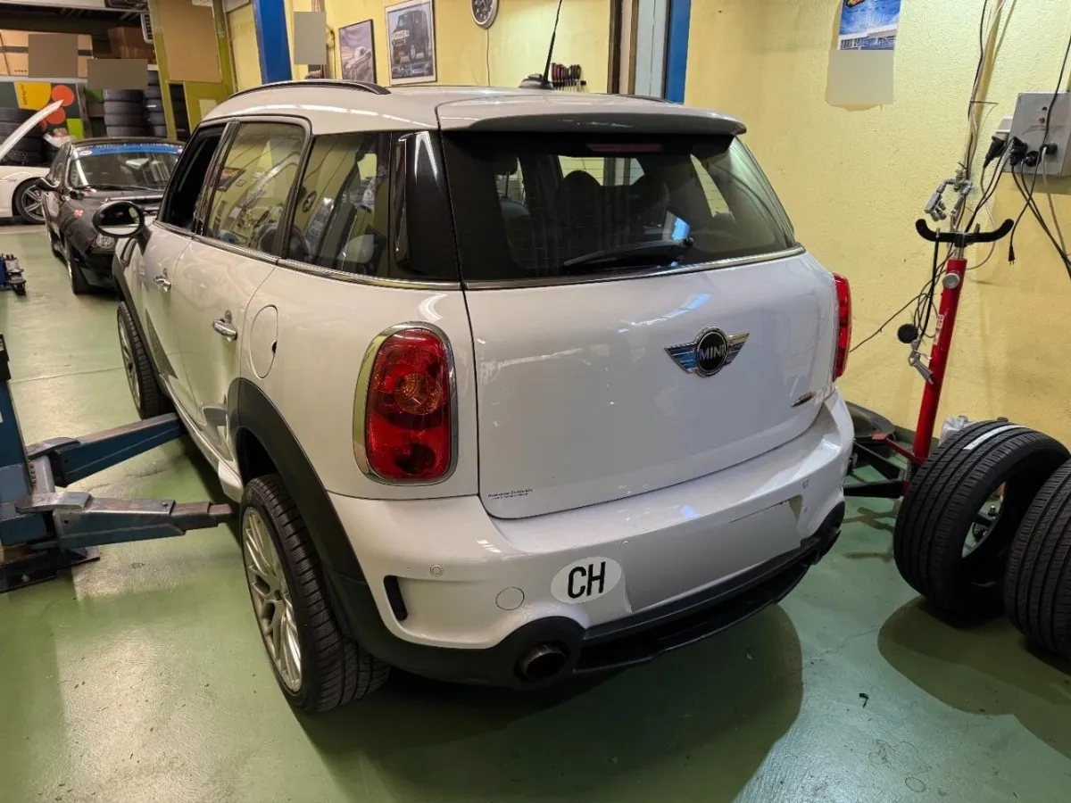 Mini Mini JCW Countryman ALL4, 218 PS — zdjęcie 4
