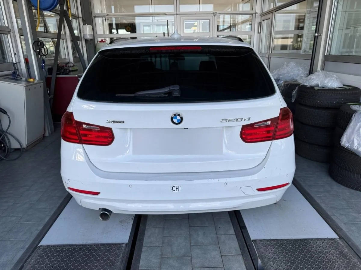 BMW 316d-335i xDrive Touring 320d xDrive 2.0, 184 PS — zdjęcie 3