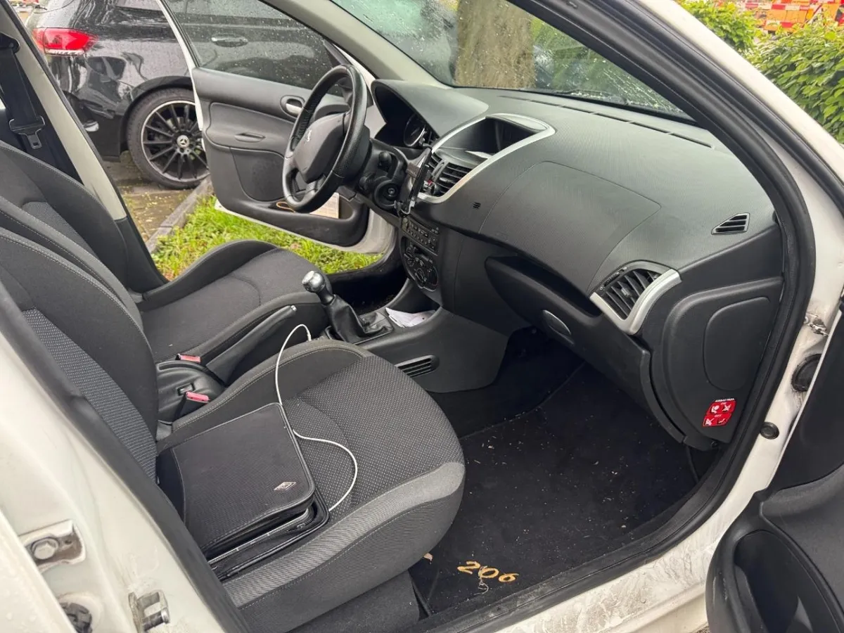 Peugeot 206+ 1.4i, 75 PS — zdjęcie 9