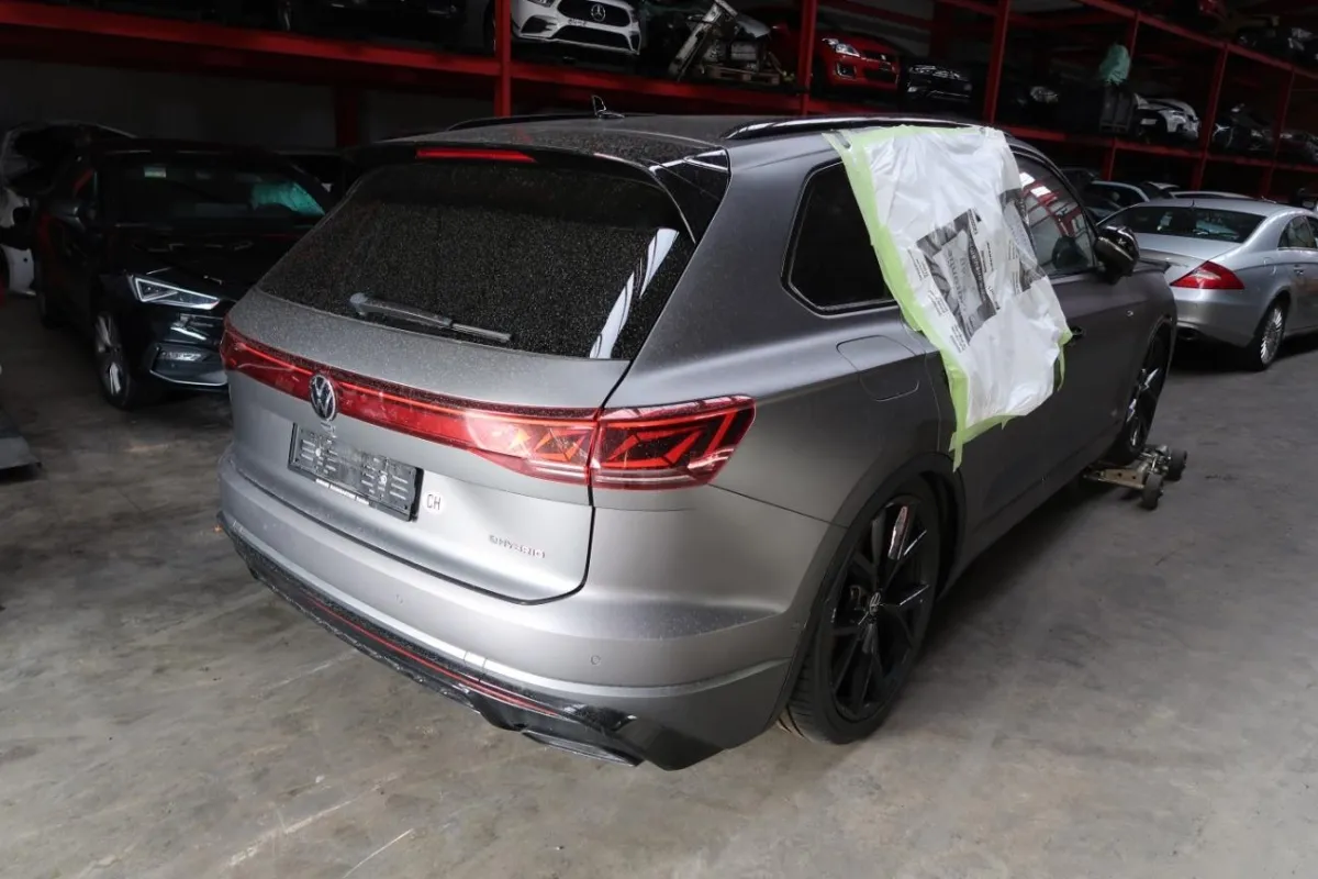 VW Touareg 3.0 PLUG-IN-HYBRID, 340 PS — zdjęcie 3