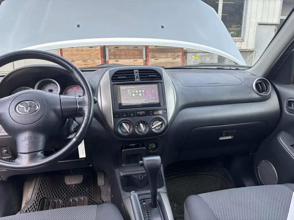 Toyota RAV4 2.0i 16V Linea Terra, 150 PS — zdjęcie 6
