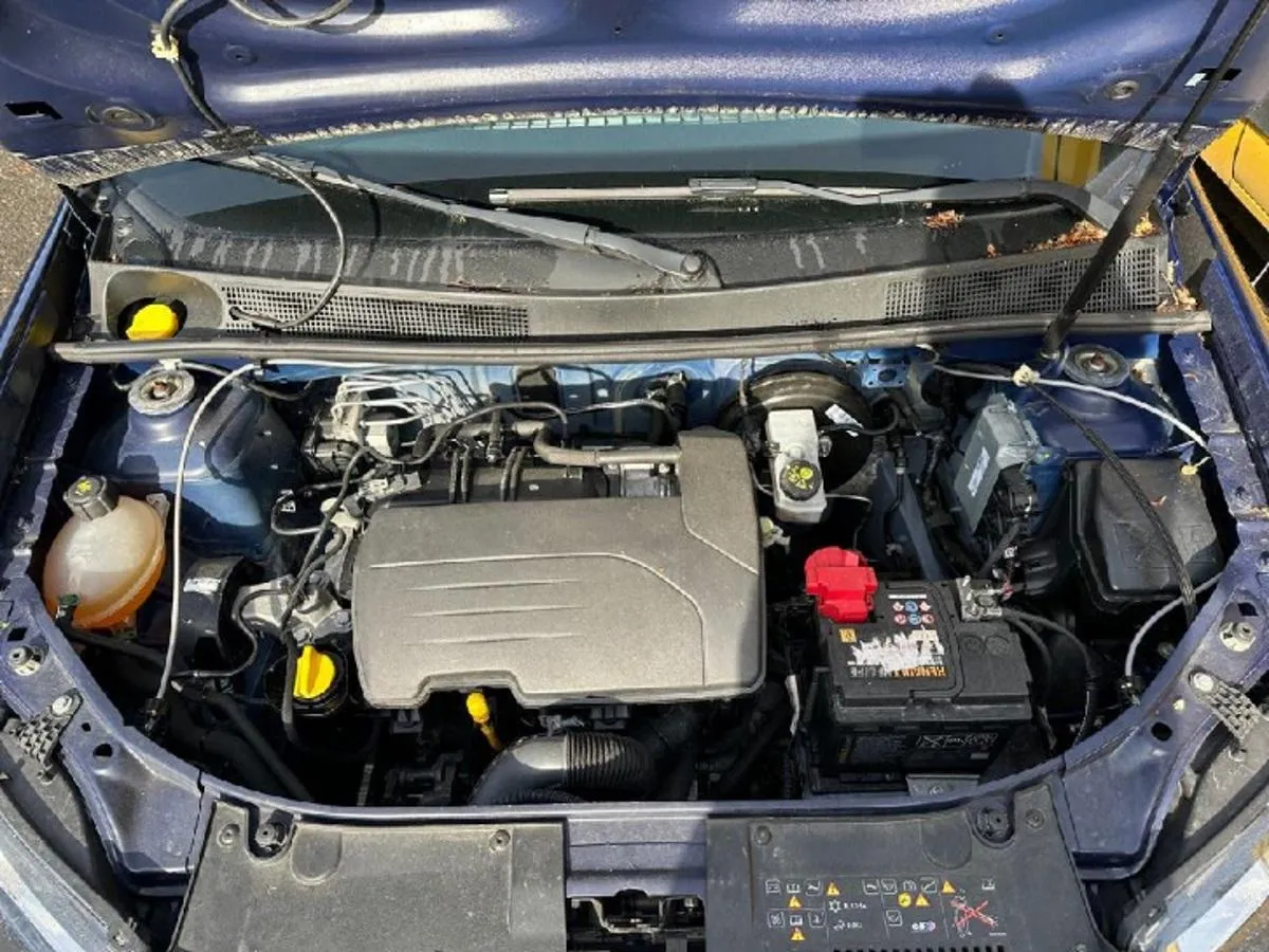 Dacia Sandero Essentiel, 73 PS — zdjęcie 9