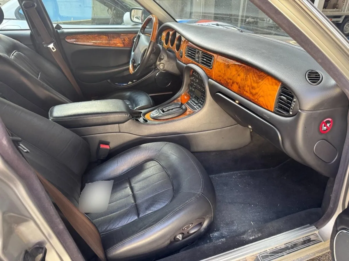 Jaguar Jaguar XJ8 Executive, 237 PS — zdjęcie 9
