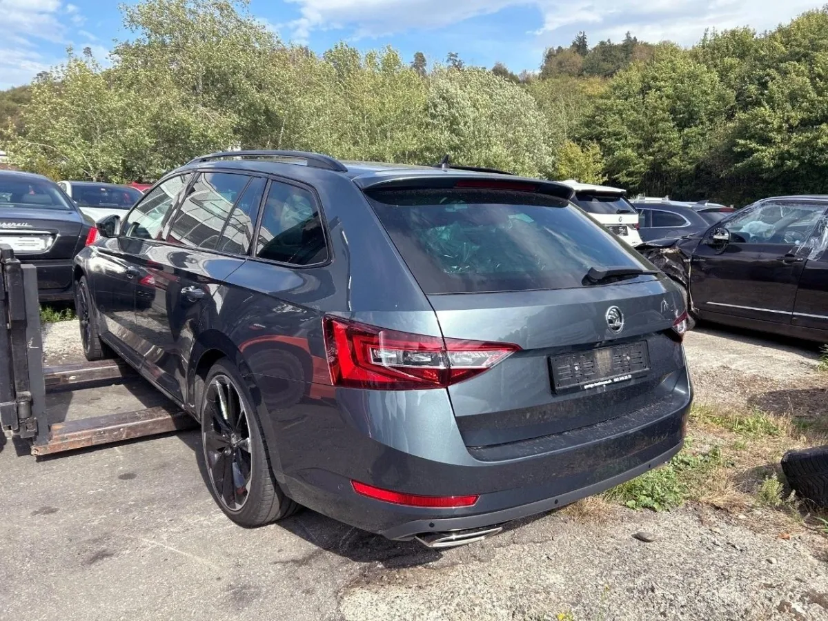 Skoda Superb 2.0 TSI 4x4 2.0, 272 PS — zdjęcie 2