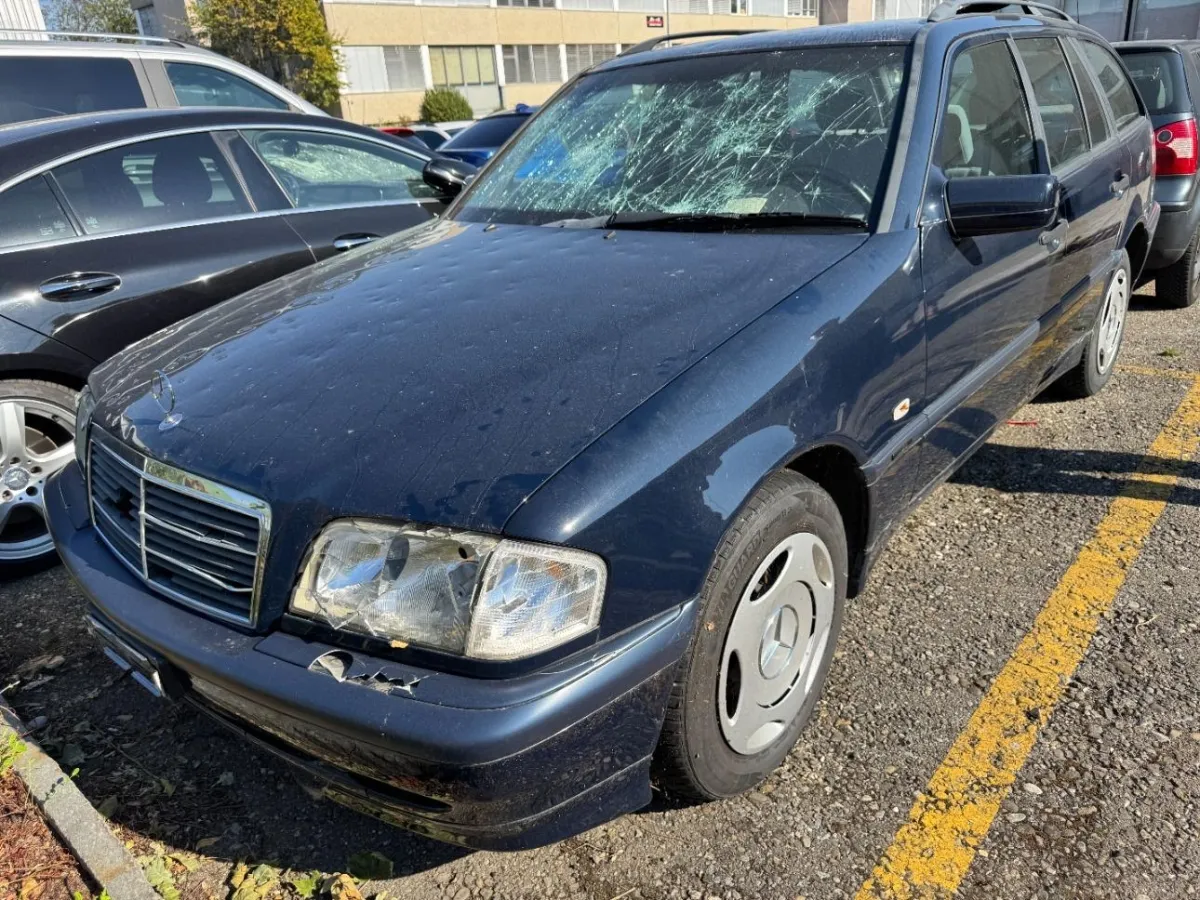 Mercedes-Benz C-Klasse S202 Kombi C 220 T CDI, 125 PS — zdjęcie 4