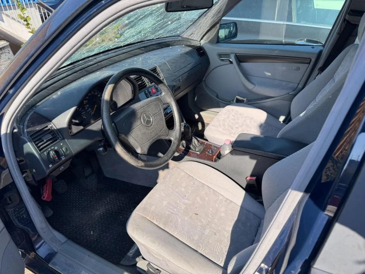 Mercedes-Benz C-Klasse S202 Kombi C 220 T CDI, 125 PS — zdjęcie 5