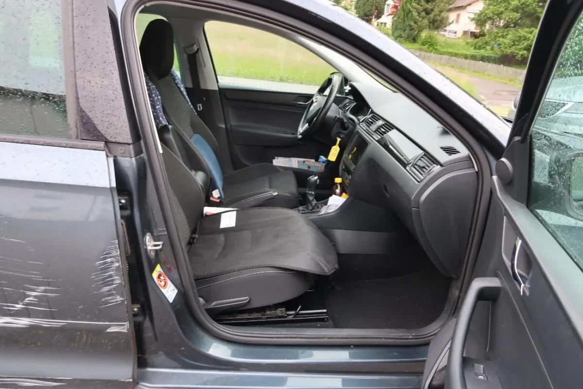 Skoda Rapid Ambition 1.4 TSI, 122 PS — zdjęcie 9