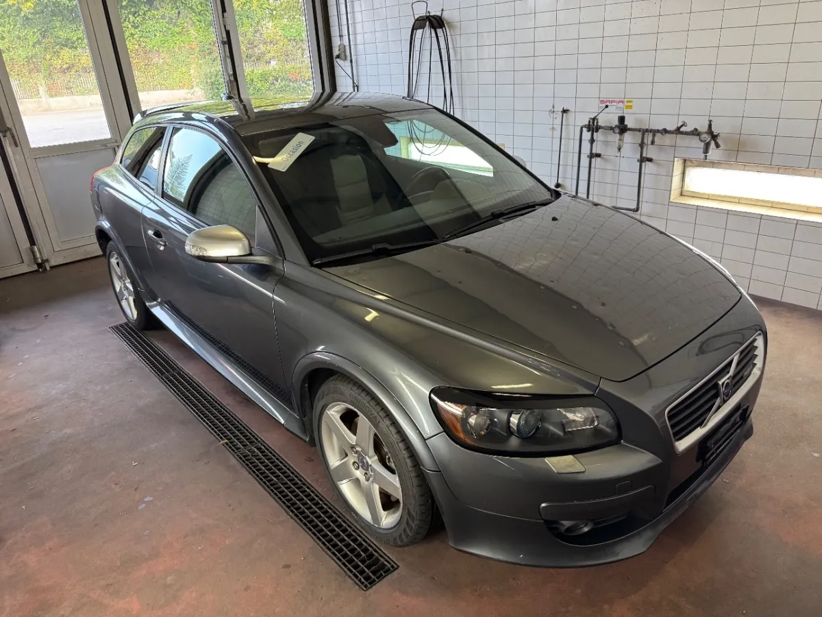 Volvo C 30 2.4i 20V 170 Momentum 2.4, 170 PS — zdjęcie 3