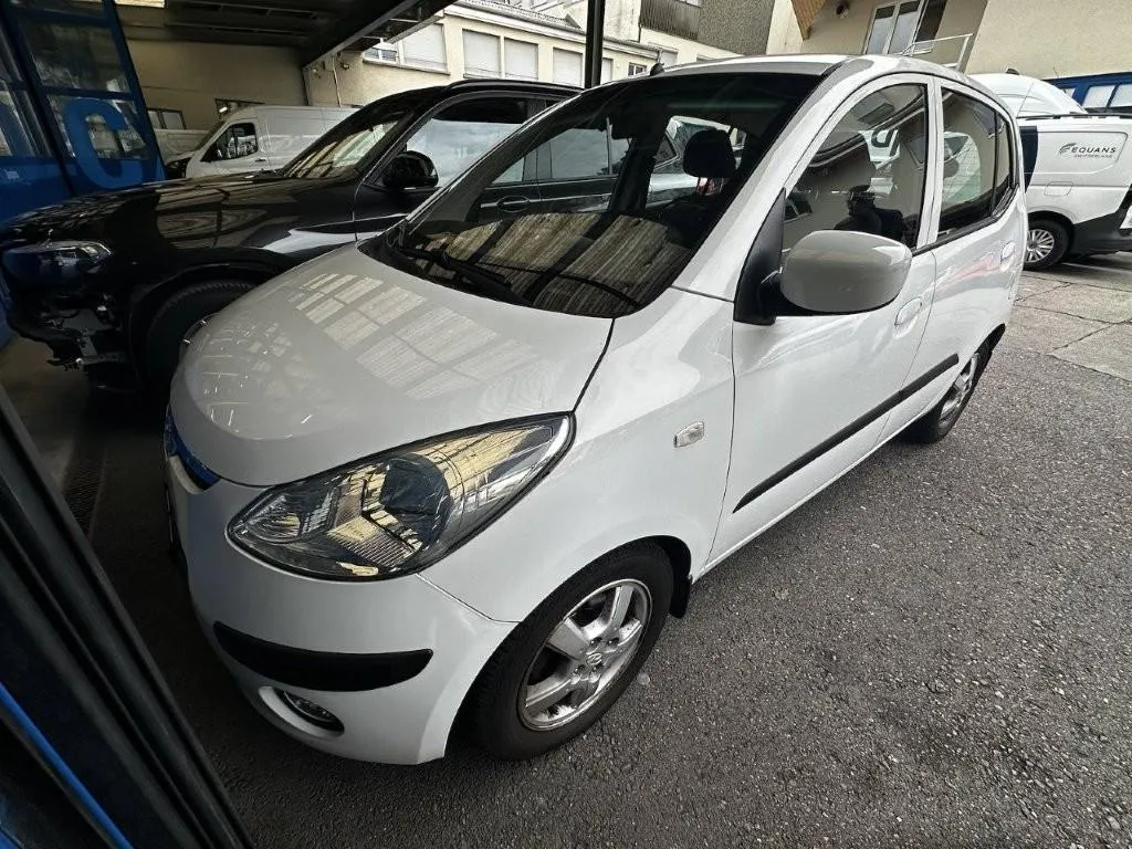 HYUNDAI i10 1.1 Style, 65 PS — zdjęcie 2