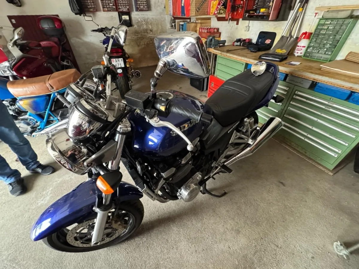 Suzuki GSX 1400, 106 PS — zdjęcie 1