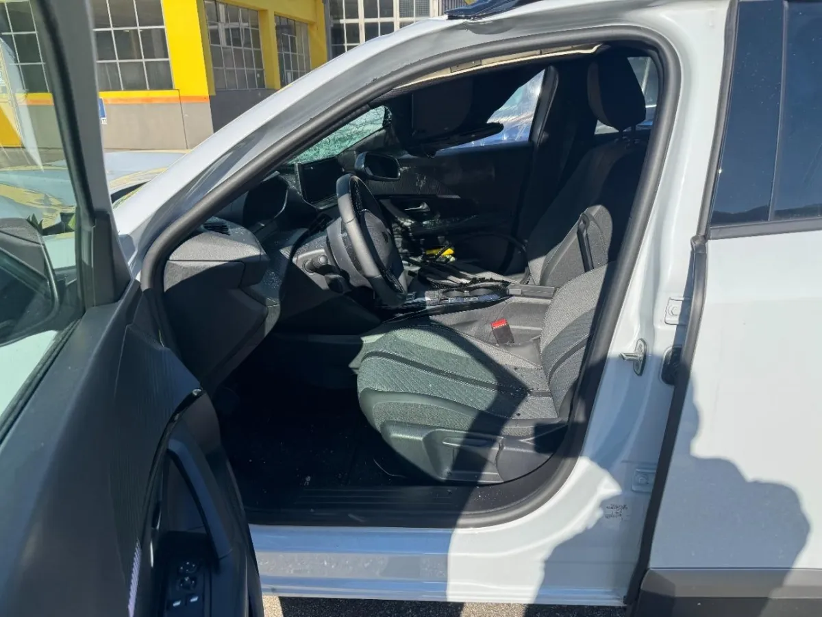 PEUGEOT 2008 156 e Allure, 156 PS — zdjęcie 8
