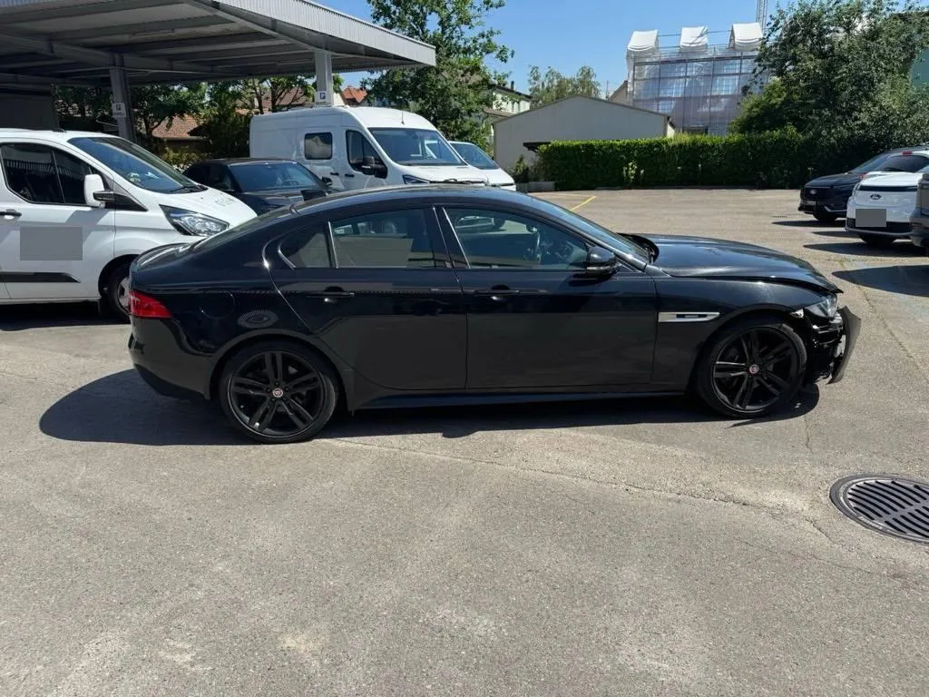 Jaguar XE R-Sport 2.0 2.0, 179 PS — zdjęcie 6