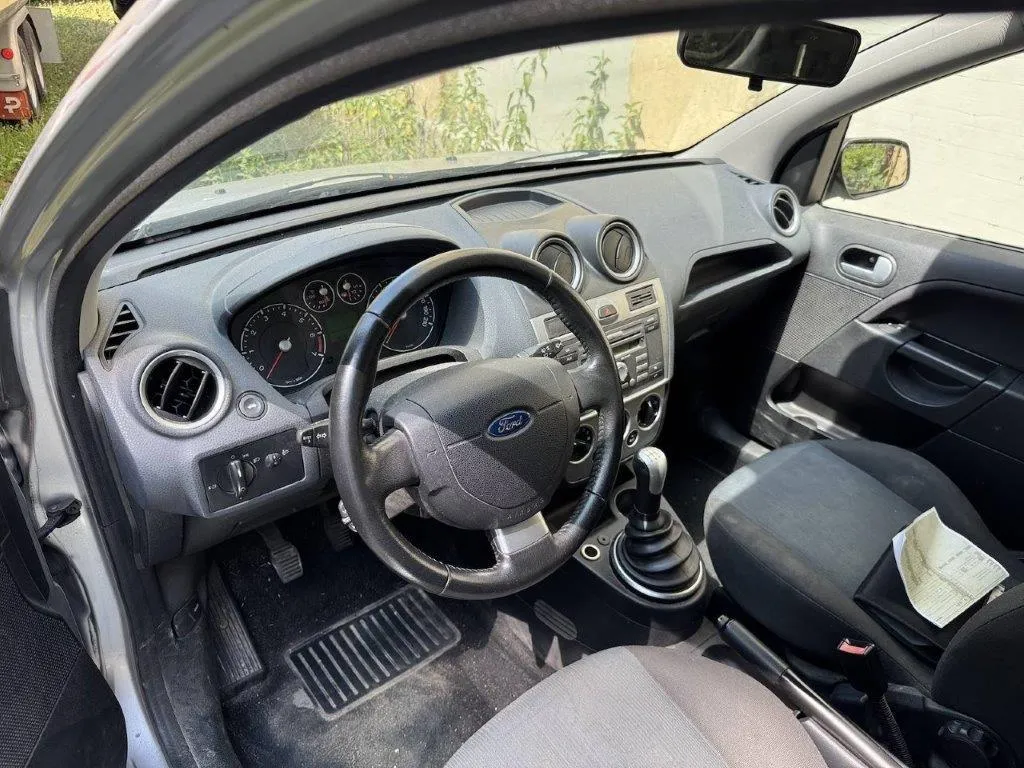 Ford Fiesta 1.4 16V Trend Durashift ET, 80 PS — zdjęcie 8