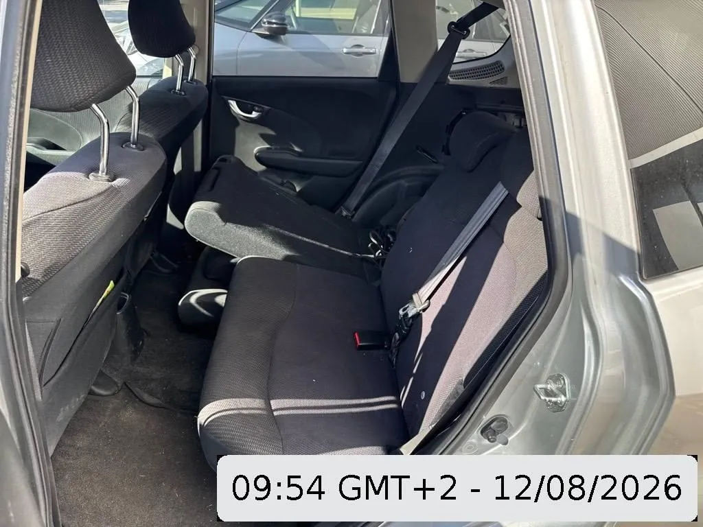 Honda Jazz 1.3i Hybrid Elegance, 88 PS — zdjęcie 9