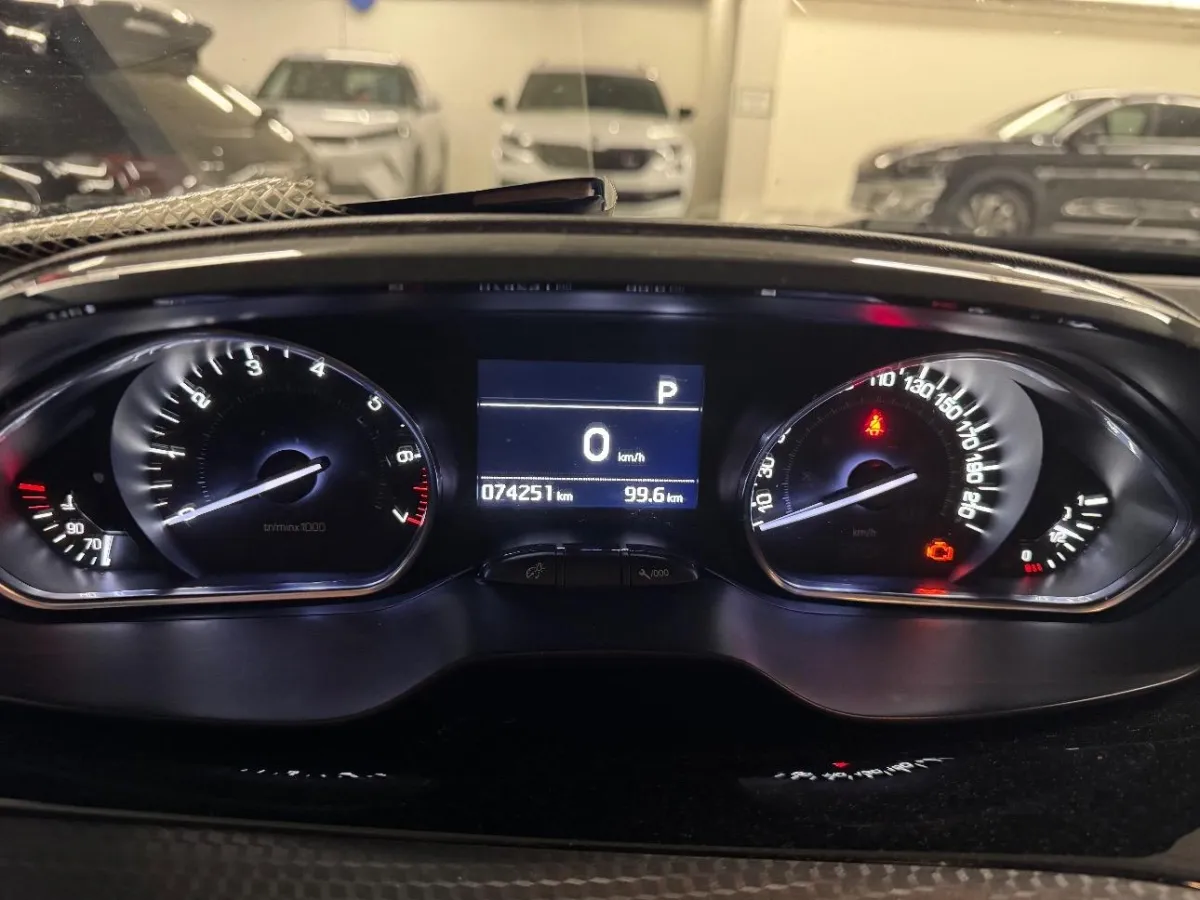 Peugeot 2008 2008 1.2 e STT 1.2, 110 PS — zdjęcie 10