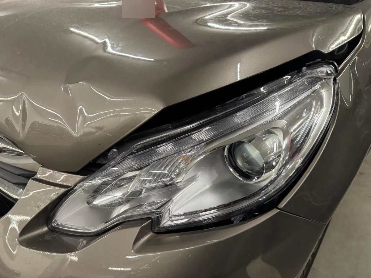 Peugeot 2008 2008 1.2 e STT 1.2, 110 PS — zdjęcie 15