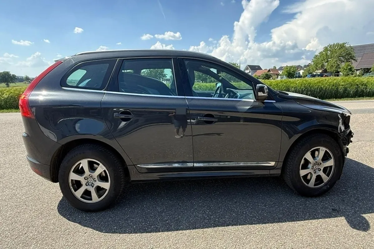 Volvo XC 60 - D ab 04.2008 bis 02.2017 XC 60 D5 AWD 2.4, 215 PS — zdjęcie 2
