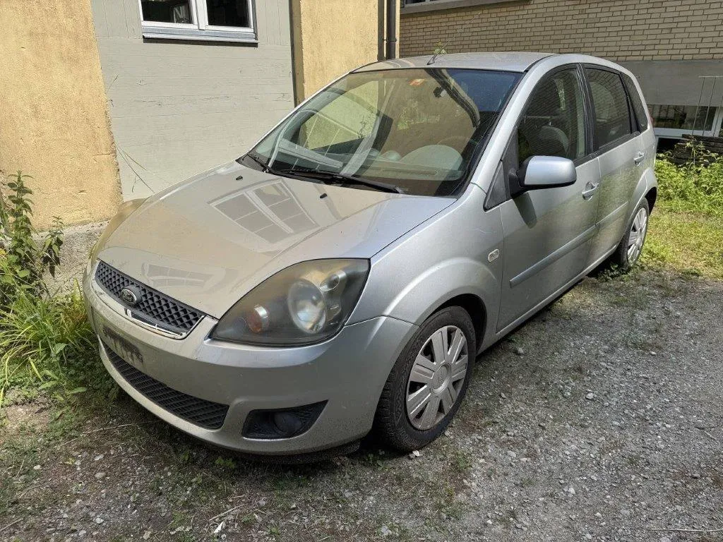 Ford Fiesta 1.4 16V Trend Durashift ET, 80 PS — zdjęcie 3