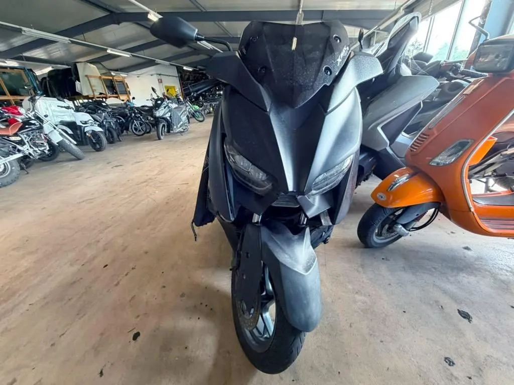 Yamaha X-Max 300 ABS Iron Max 0.3, 28 PS — zdjęcie 3