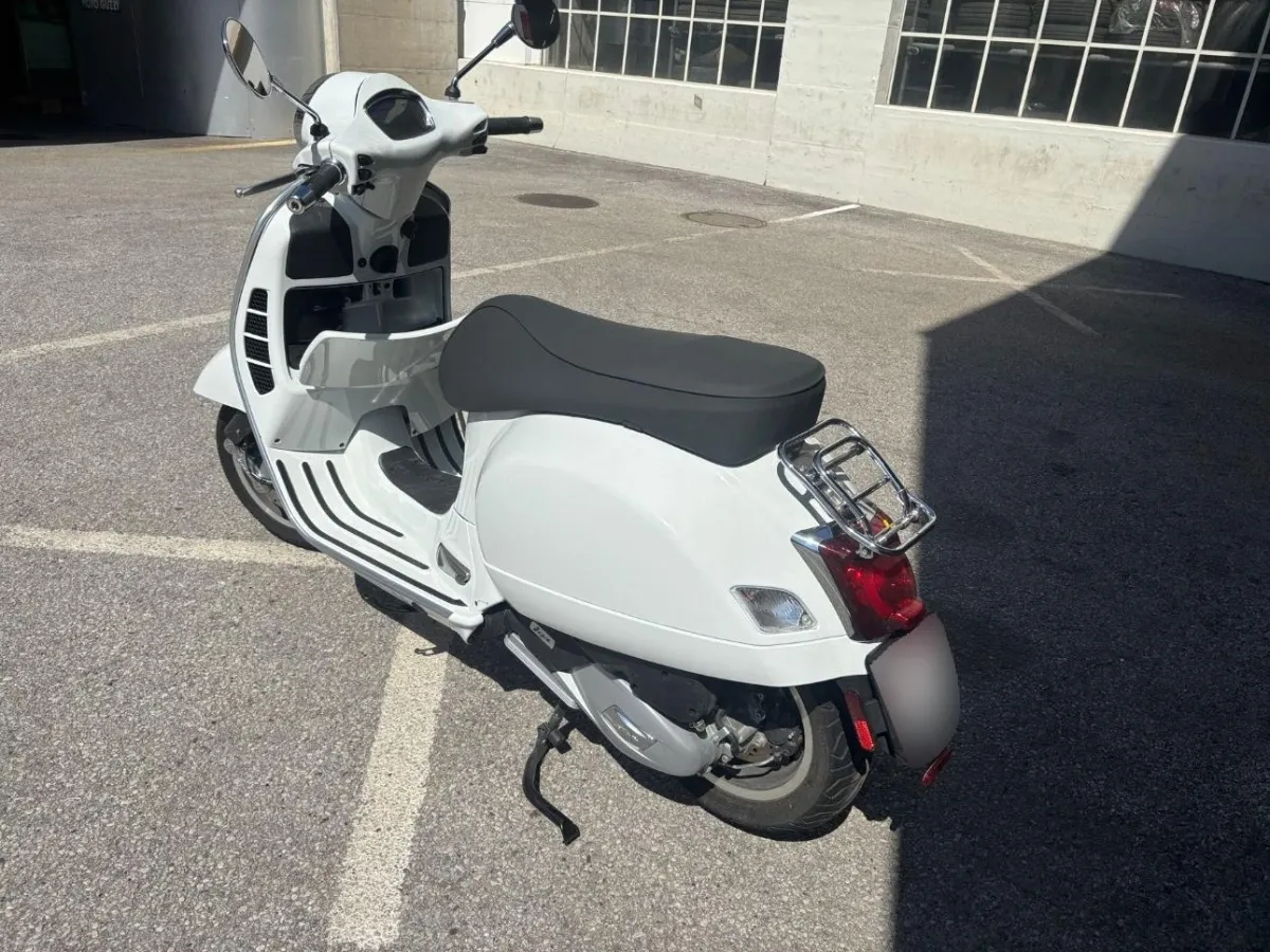 PIAGGIO GTS 125ie 75 Anniversary 0.1, 14 PS — zdjęcie 1