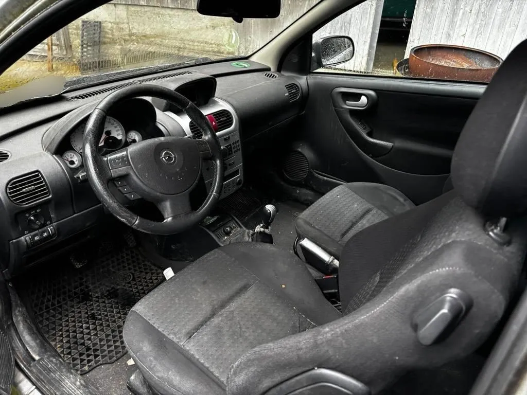 Opel Corsa C Corsa Sport 1.4, 90 PS — zdjęcie 7