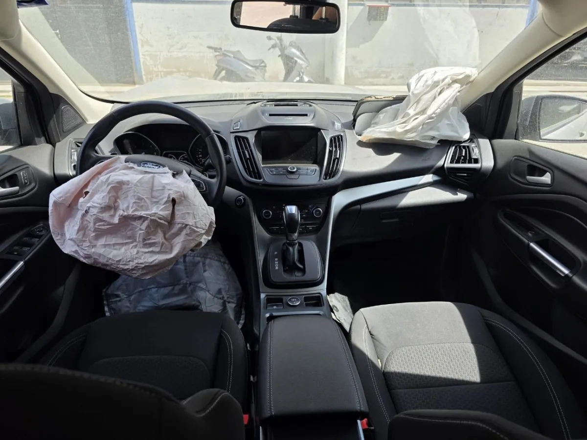 Ford Kuga 2.0 TDCI, 120 PS — zdjęcie 9