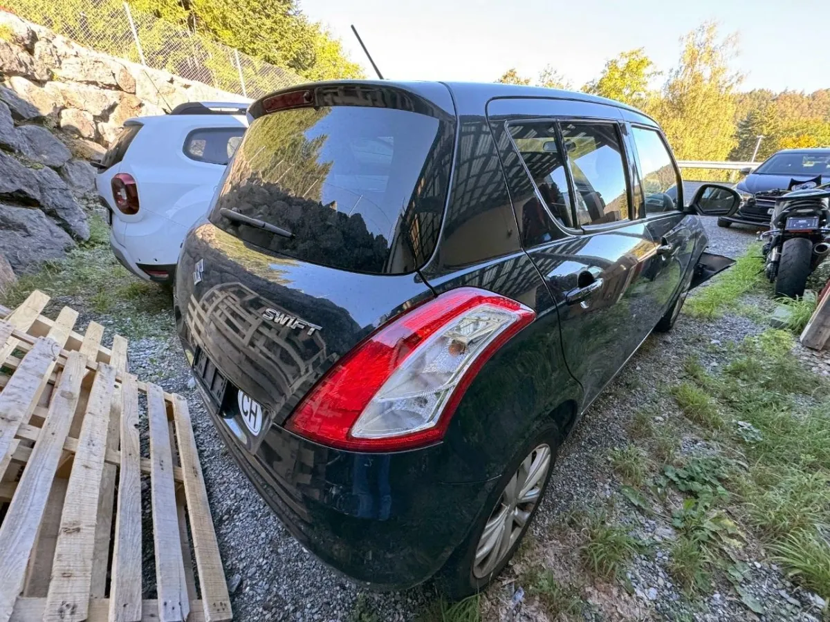 Suzuki Swift 1.2 GL 4x4, 94 PS — zdjęcie 3