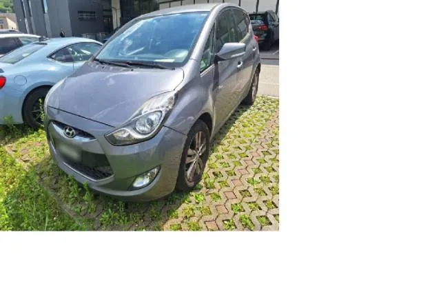 Hyundai ix20 1.6 CRDi Amplia, 128 PS — zdjęcie 2