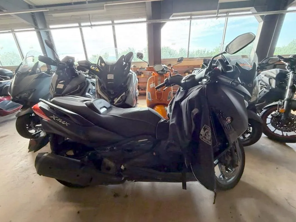 Yamaha X-Max 300 ABS Iron Max 0.3, 28 PS — zdjęcie 4