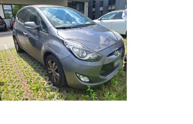 Hyundai ix20 1.6 CRDi Amplia, 128 PS — zdjęcie 1