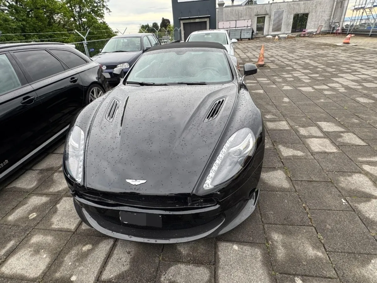 Aston Martin S Volante, 604 PS — zdjęcie 1