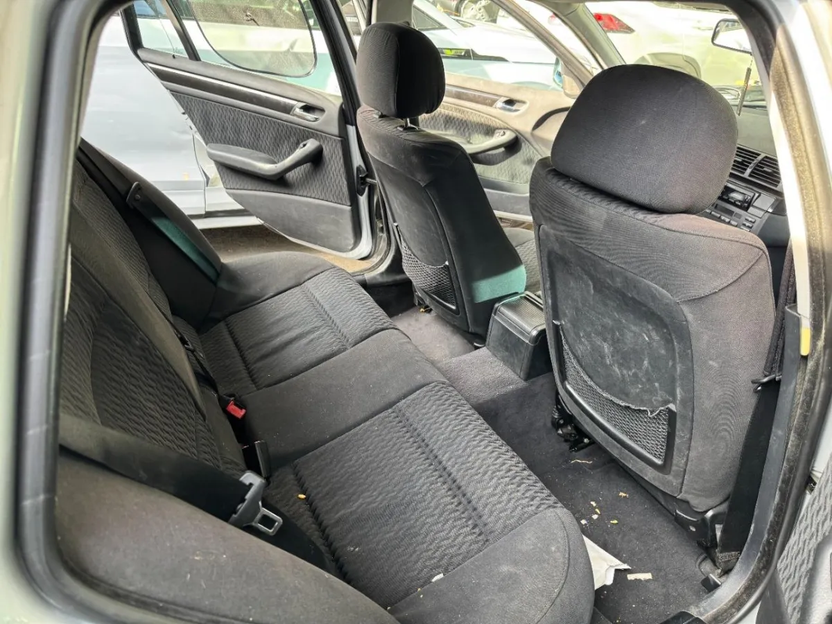 BMW 320i Touring, 150 PS — zdjęcie 9