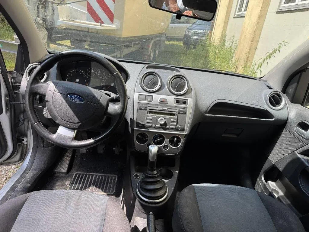 Ford Fiesta 1.4 16V Trend Durashift ET, 80 PS — zdjęcie 7