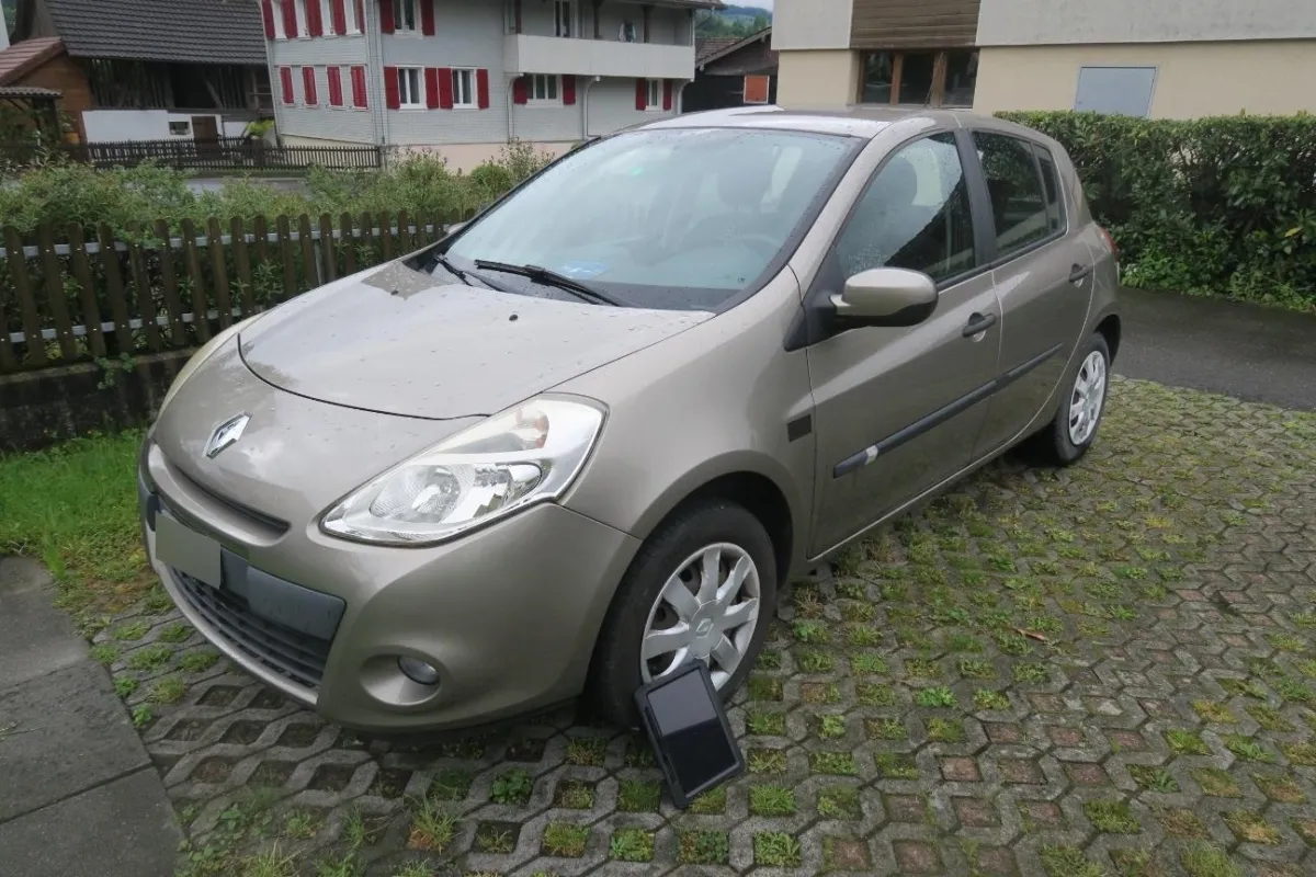 Renault Clio 1.2 16V Yahoo 1.1, 103 PS — zdjęcie 1