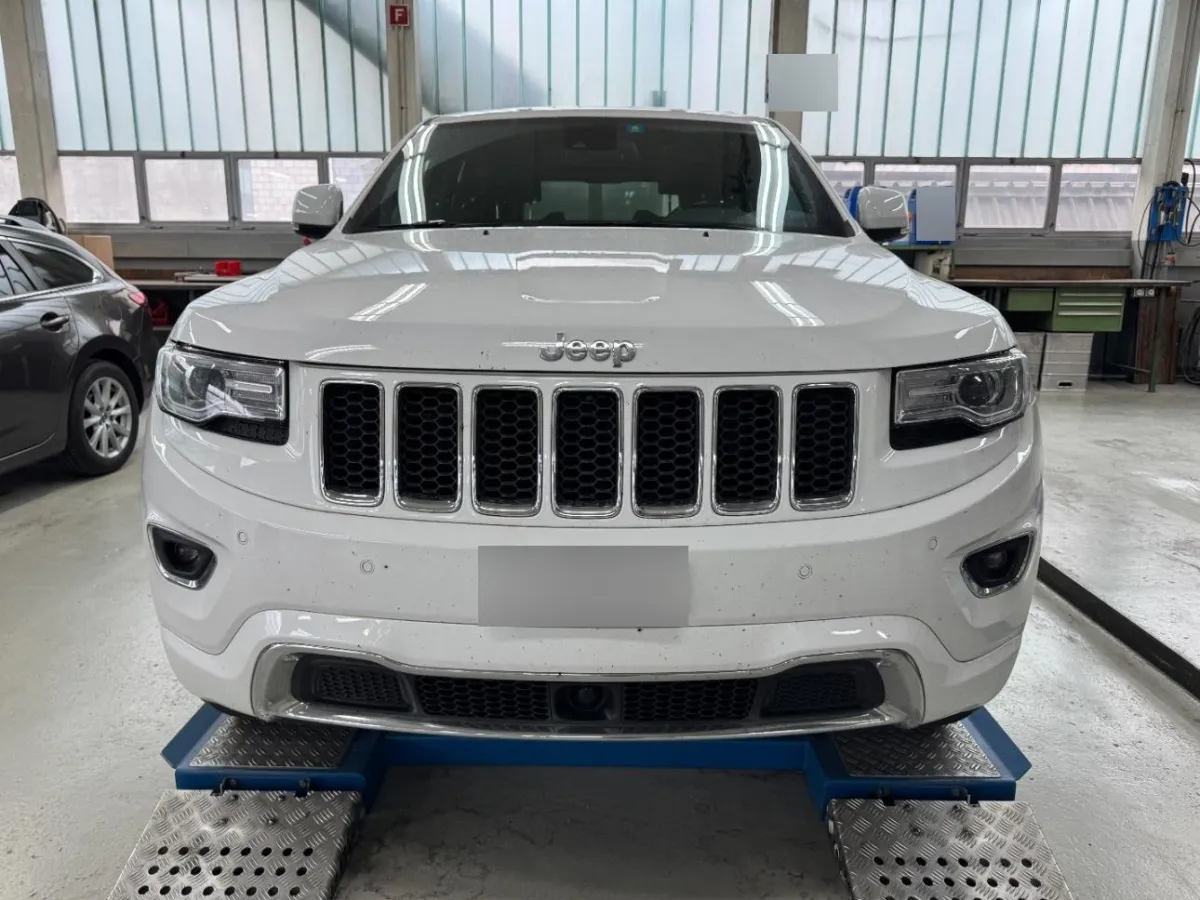 Jeep Grand Cherokee Overland, 250 PS — zdjęcie 8
