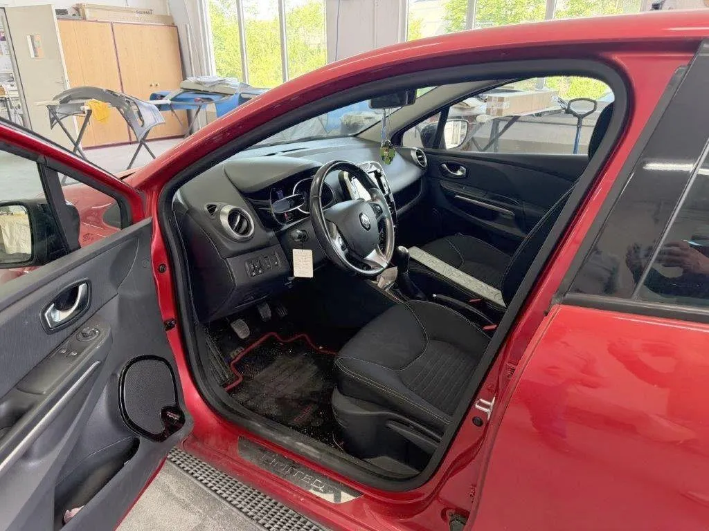 Renault Clio IV 0.9 TCe Limited S/S 0.9, 90 PS — zdjęcie 6