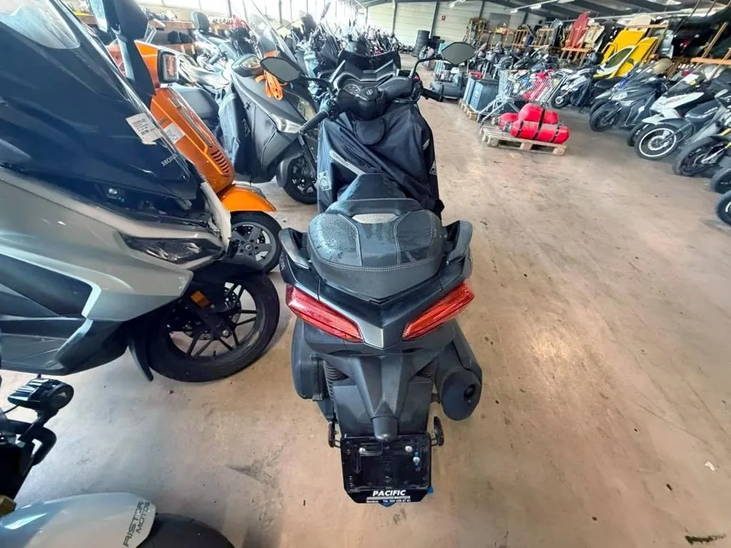 Yamaha X-Max 300 ABS Iron Max 0.3, 28 PS — zdjęcie 5