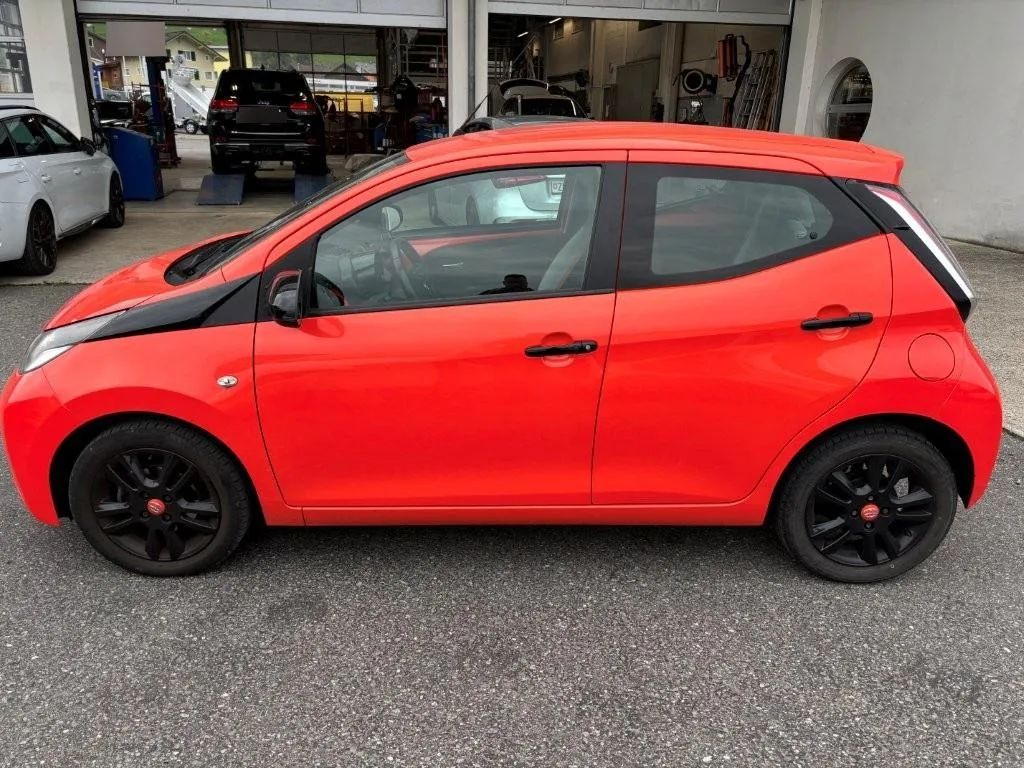 TOYOTA AYGO 1.2 , 82 PS — zdjęcie 2