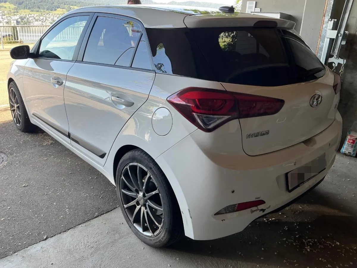HYUNDAI i20 1.4, 99 PS — zdjęcie 3