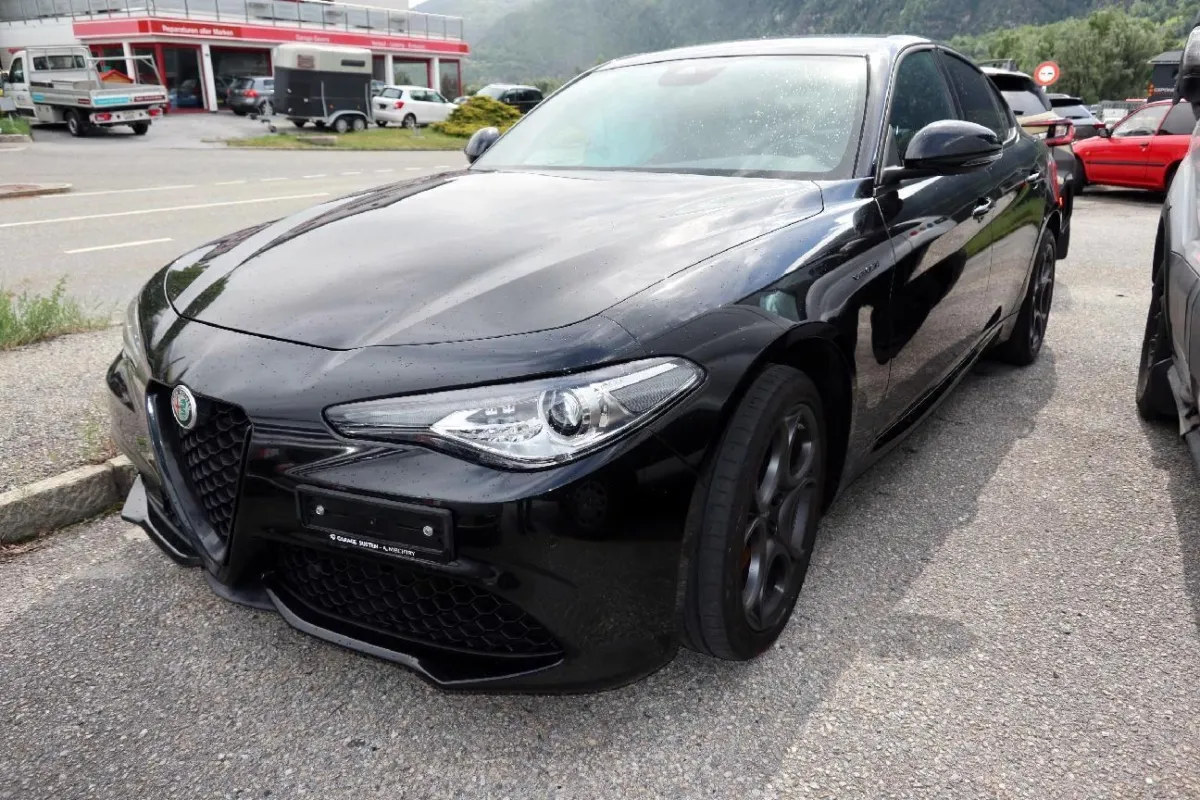 ALFA ROMEO Giulia 2.0 Q4, 280 PS — zdjęcie 1