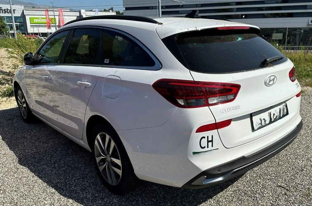HYUNDAI i30 WAGON Modell 2024- i30 Wagon 1.5 T-GDi Amplia 1.5, 140 PS — zdjęcie 4