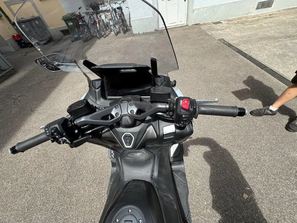 Yamaha TMax 560 ABS Tech Max, 48 PS — zdjęcie 8