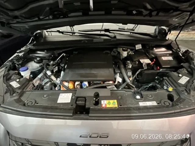 Peugeot 208 Elektrik e-208 115kW GT, 156 PS — zdjęcie 8