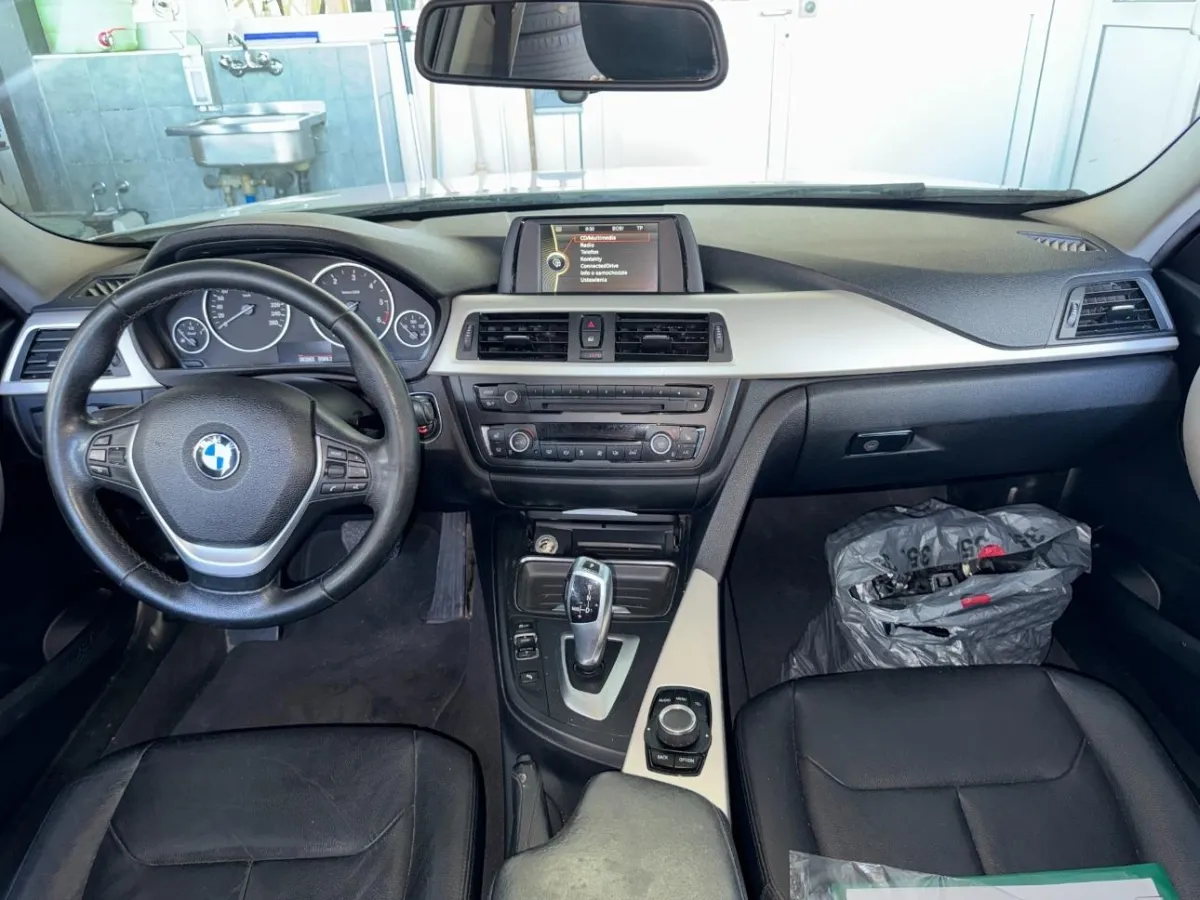 BMW 316d-335i xDrive Touring 320d xDrive 2.0, 184 PS — zdjęcie 6
