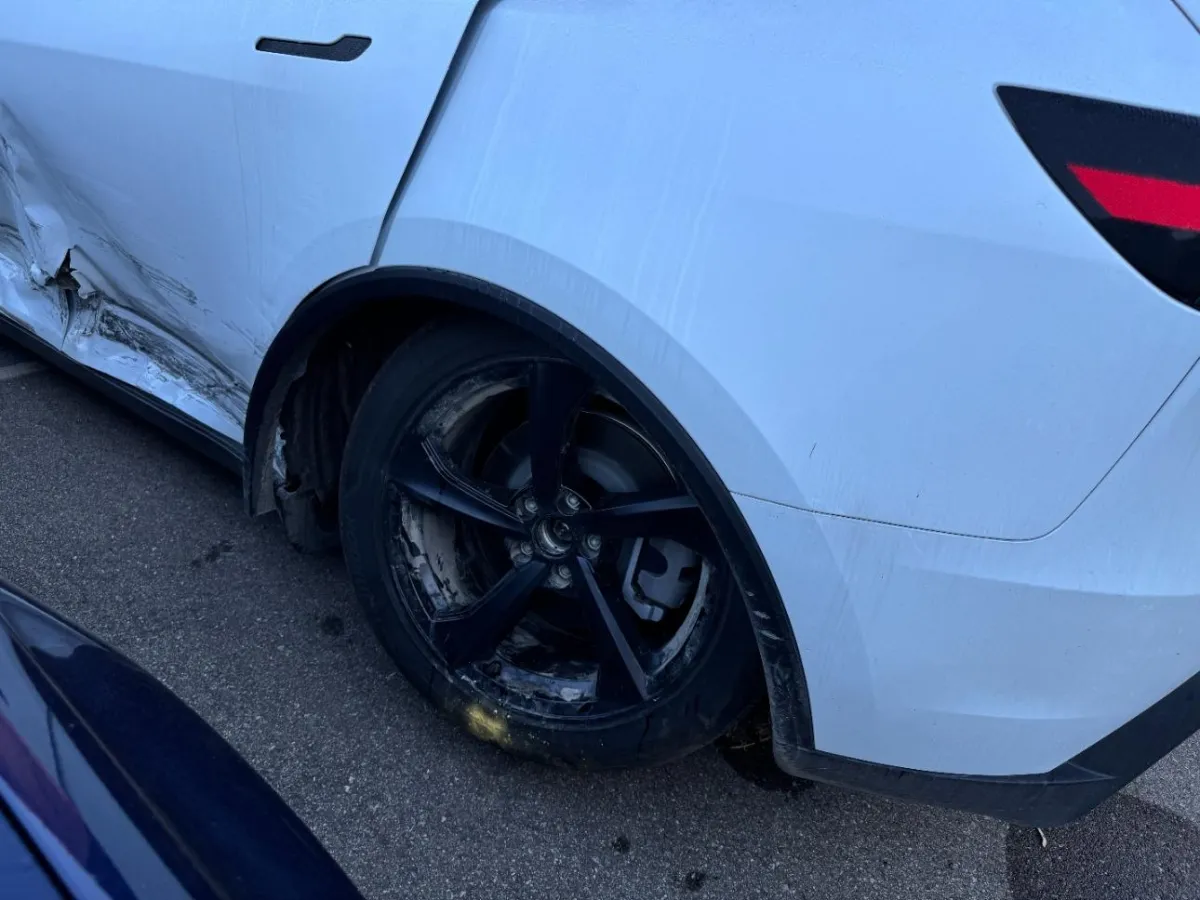 Tesla Model Y Long Range, 514 PS — zdjęcie 10