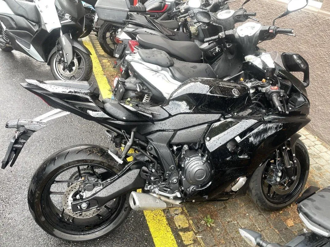 Yamaha R7 ABS, 73 PS
