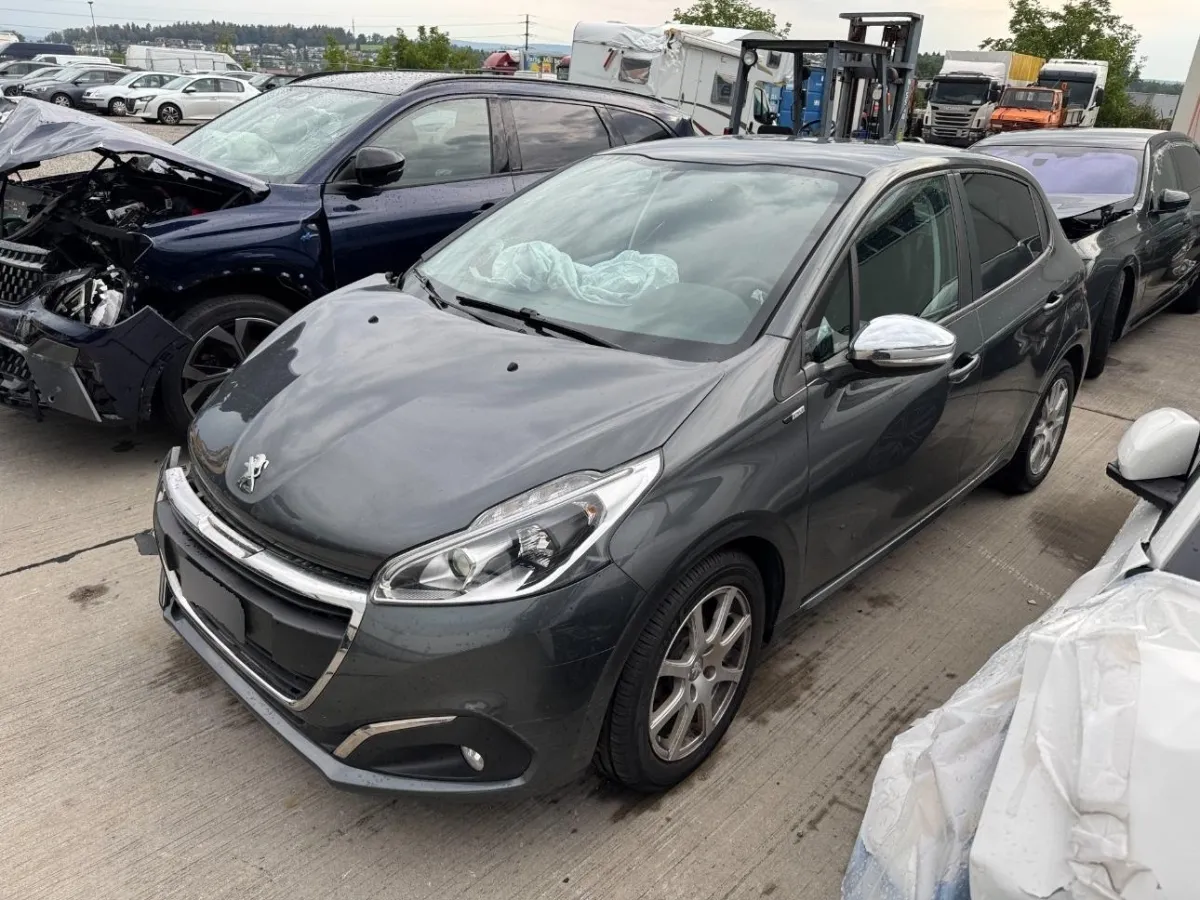 Peugeot 208 208 1.2, 82 PS — zdjęcie 4