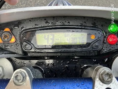 Husqvarna 701 Supermoto (35kW) 0.7, 42 PS — zdjęcie 3