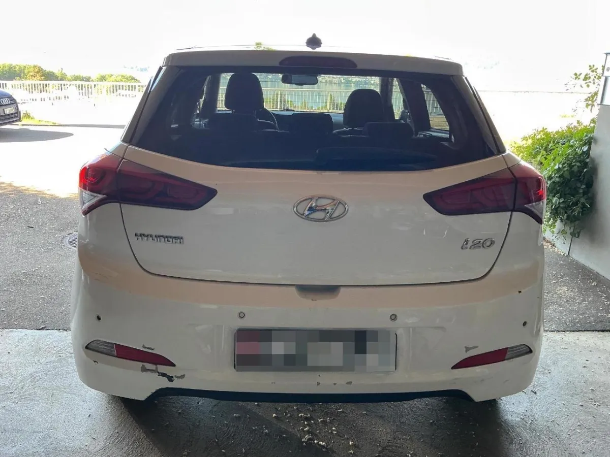 HYUNDAI i20 1.4, 99 PS — zdjęcie 4